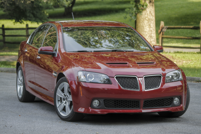 Illustration for article titled Your relatively average G8 GT wallpaper is here.